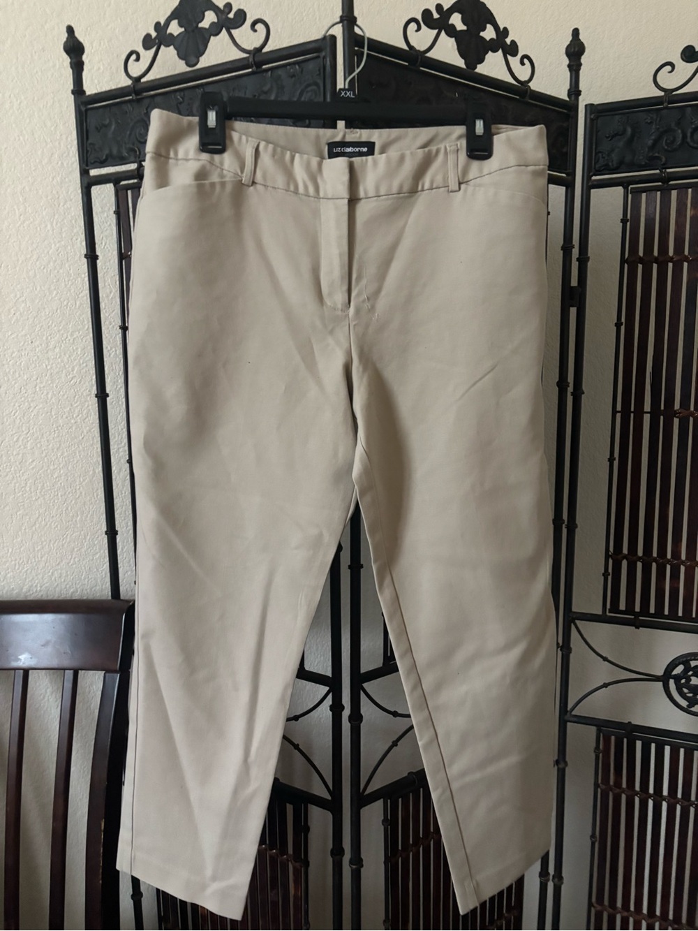 Liz Claiborne Beige/Tan Capri Pants